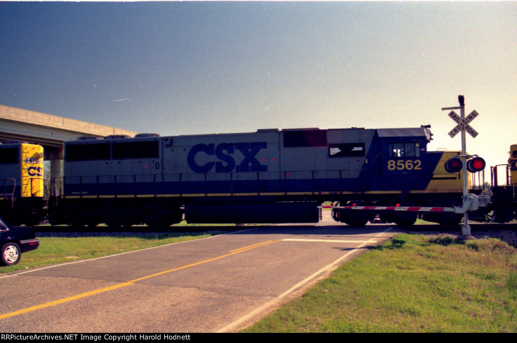CSX 8562